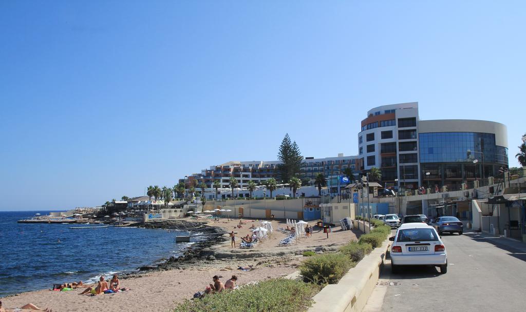 Seafront Apartment Blue Water St. Paul's Bay Exterior foto